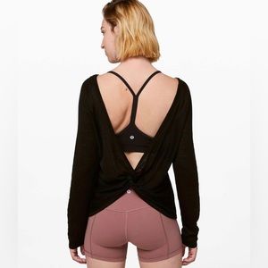 Lululemon Mix and Mingle Pullover
Black